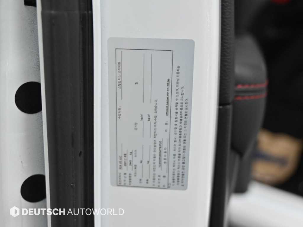 Jeep Wrangler — photo 20