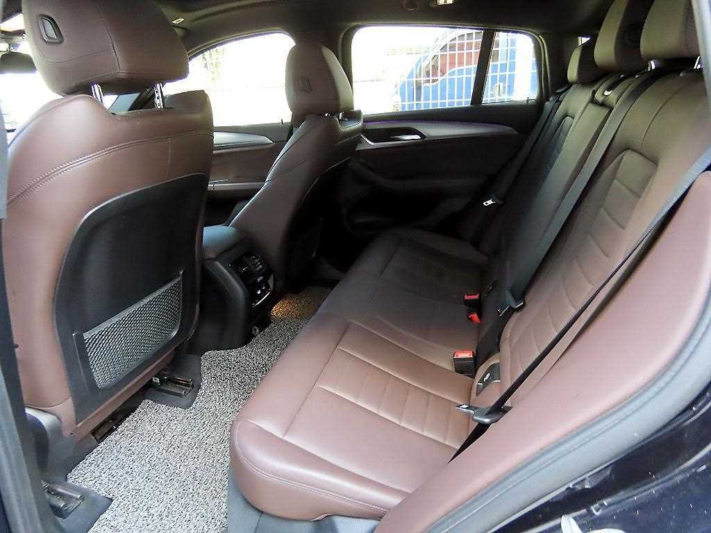 BMW X4 — photo 06