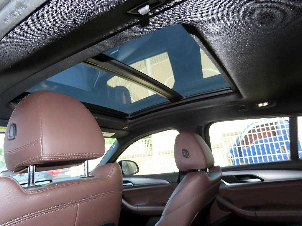 BMW X4 — photo 16