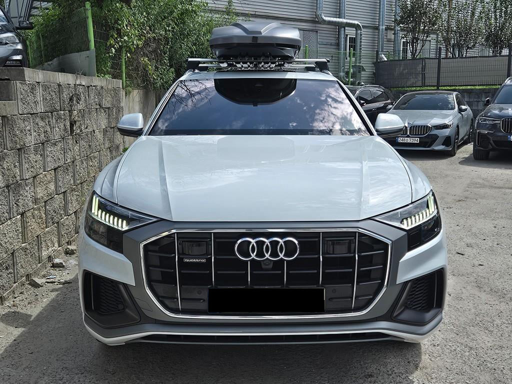 Audi Q8 — photo 01
