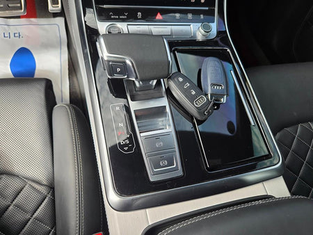 Audi Q8 — photo 12