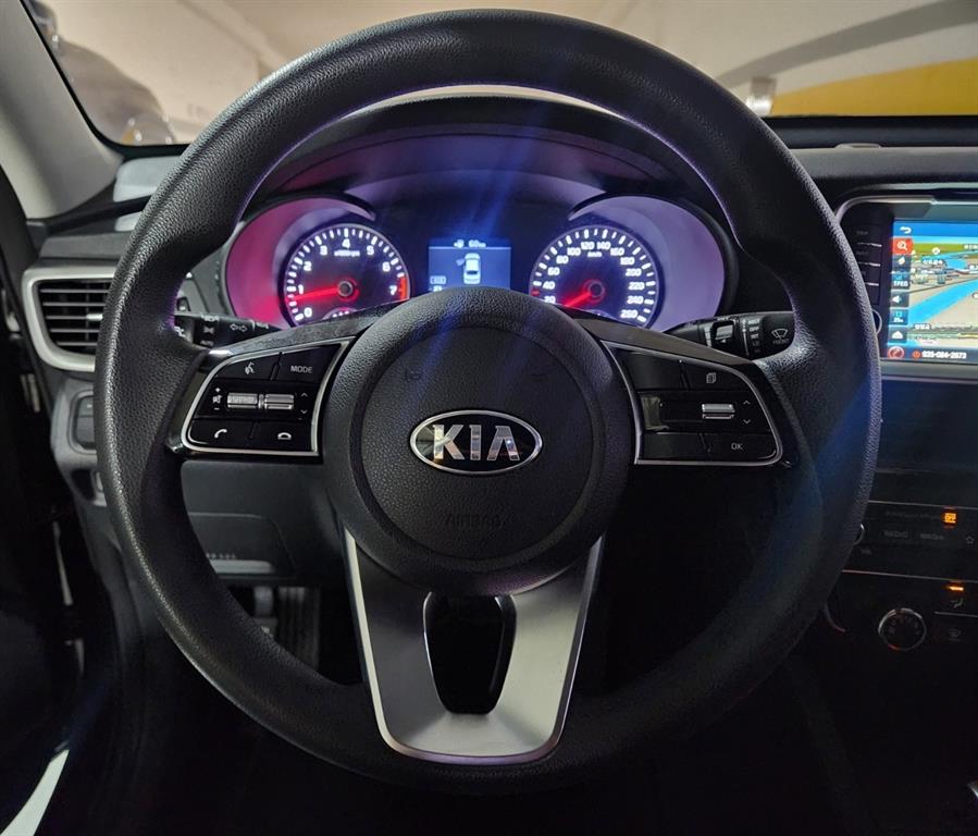 Kia K5 — photo 10