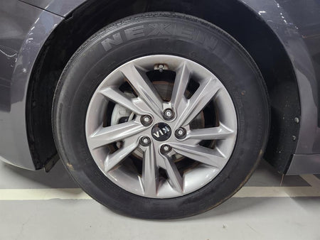Kia K5 — photo 17