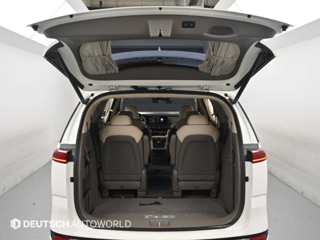 Kia Carnival — photo 19