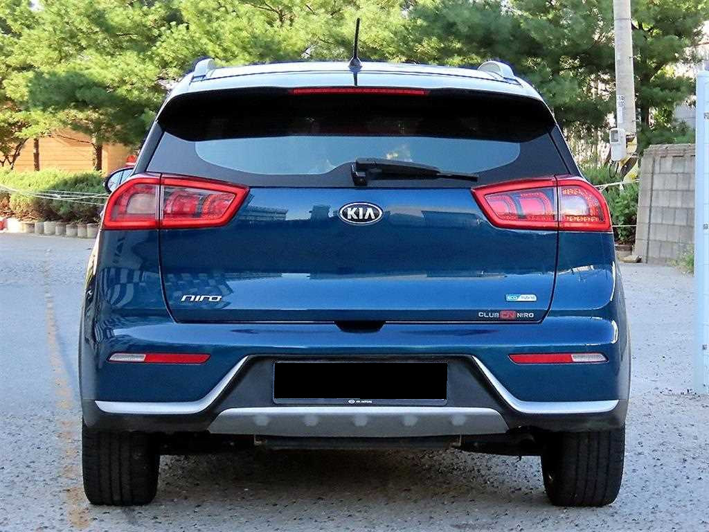 Kia Niro — photo 04