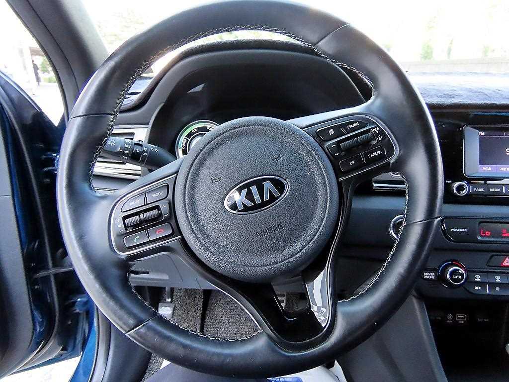 Kia Niro — photo 08