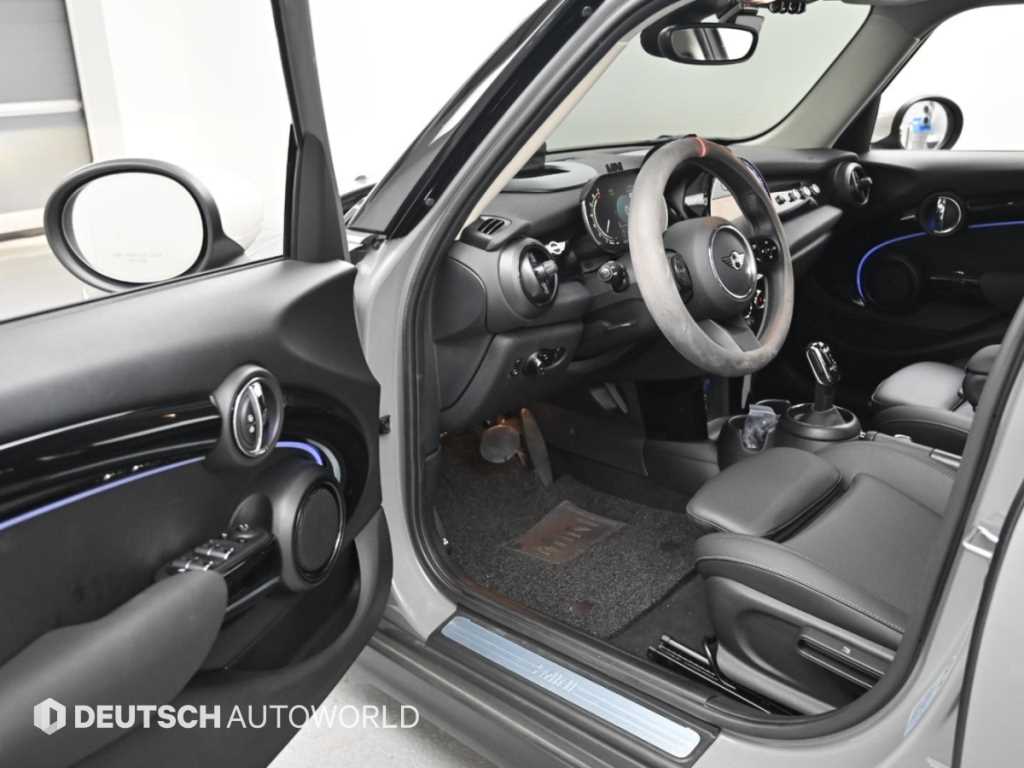 Mini Cooper — photo 11