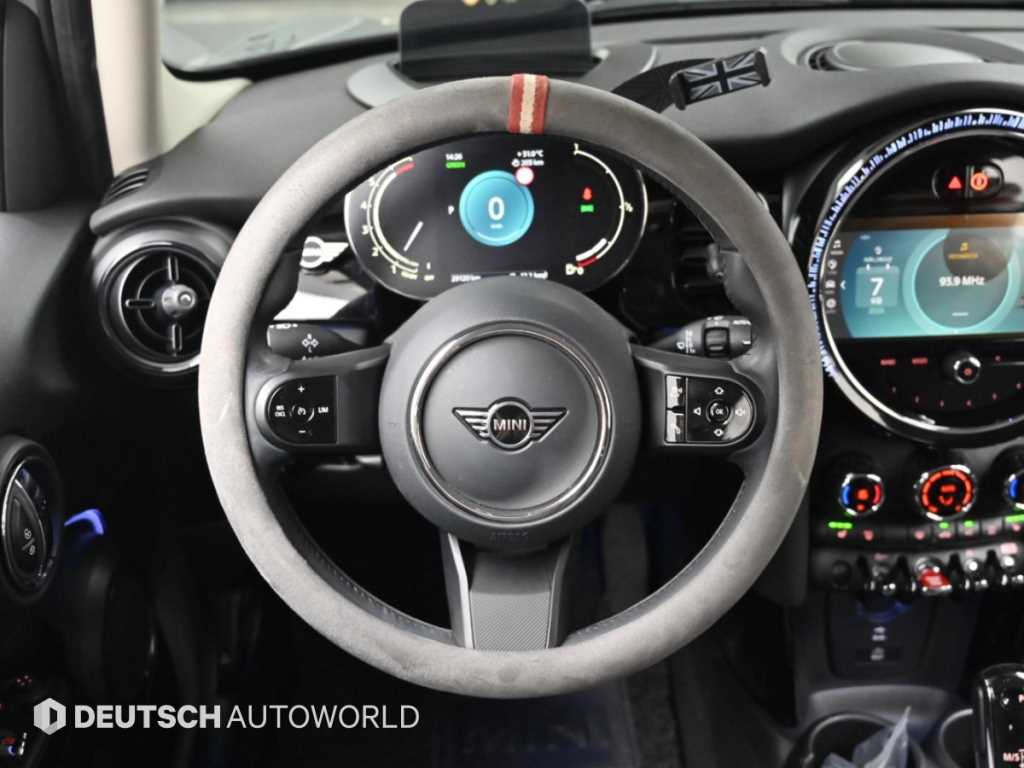 Mini Cooper — photo 13