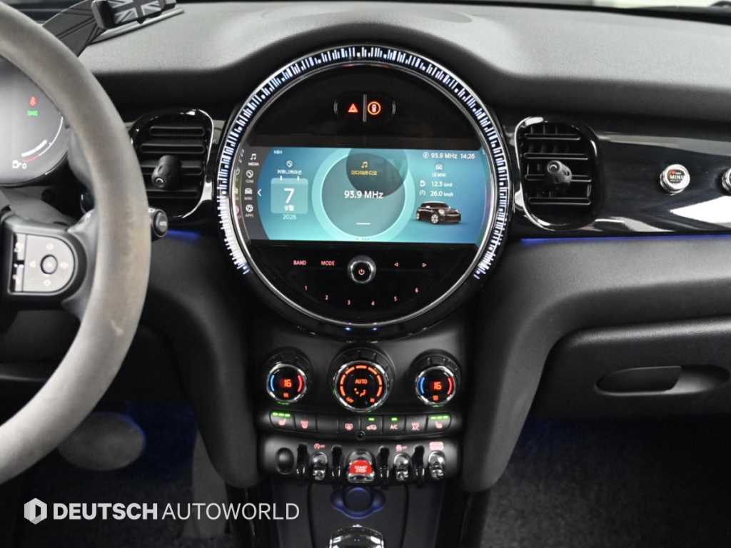 Mini Cooper — photo 14