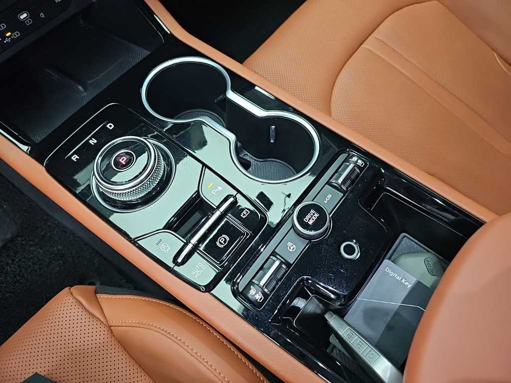 Kia K5 — photo 08