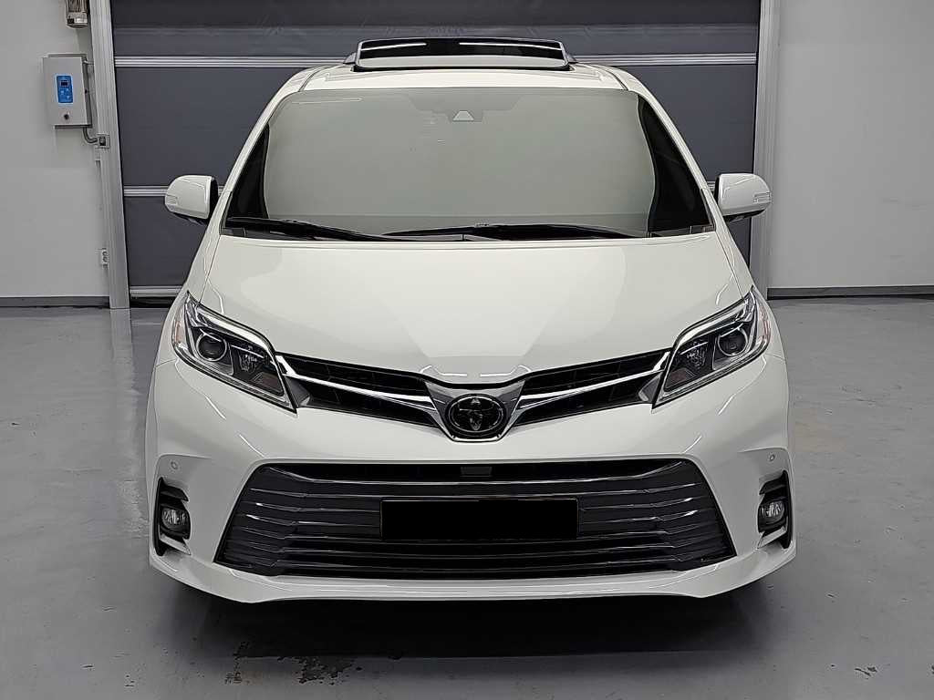 Toyota Sienna — photo 02