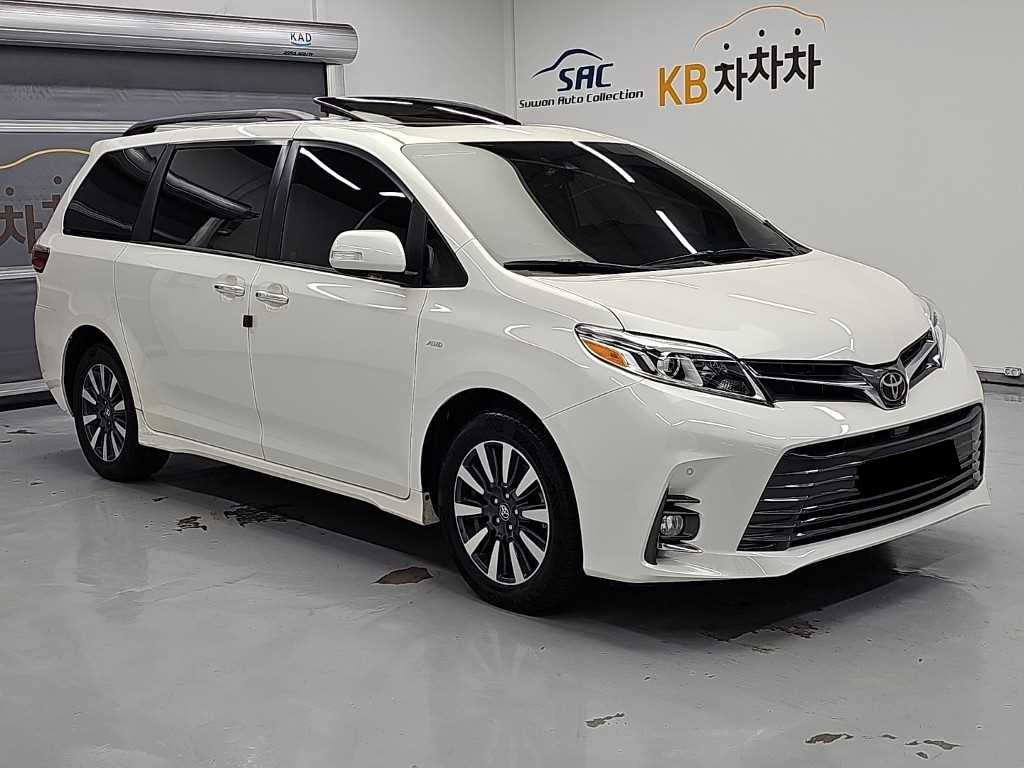 Toyota Sienna — photo 04