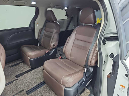 Toyota Sienna — photo 12