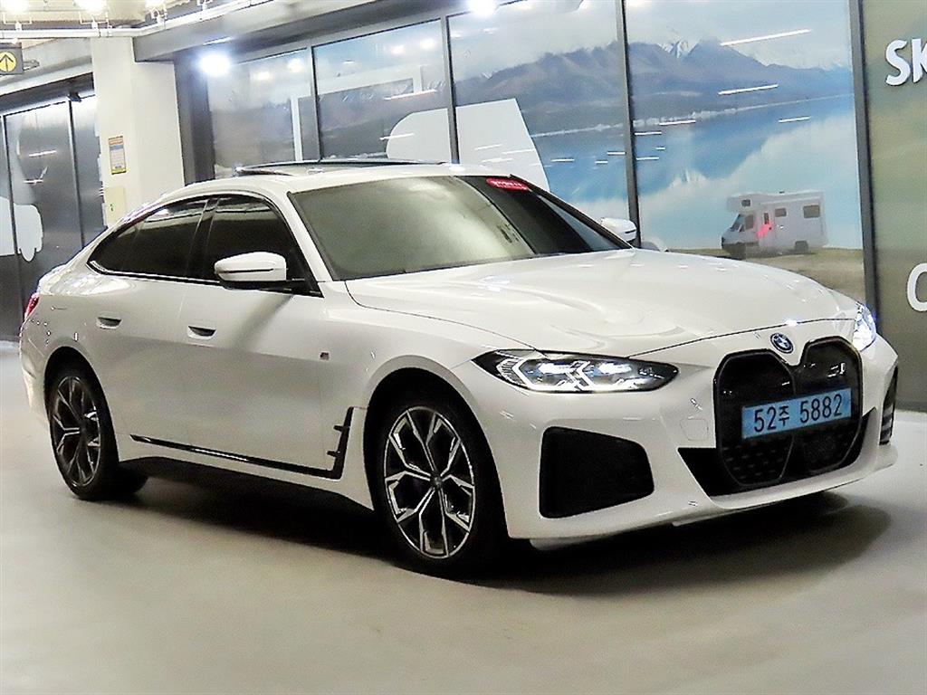 BMW i4 — photo 01