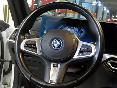 BMW i4 — photo 08