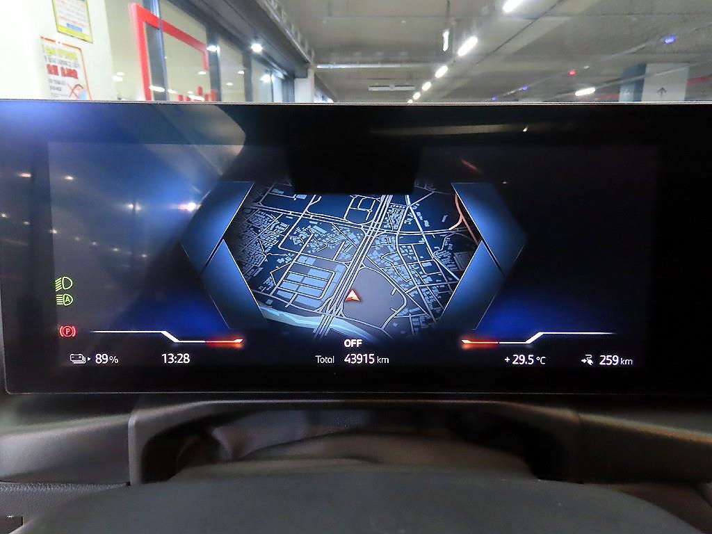 BMW i4 — photo 09