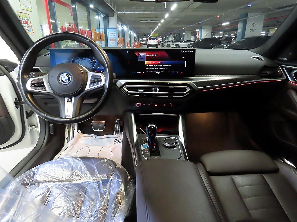 BMW i4 — photo 10