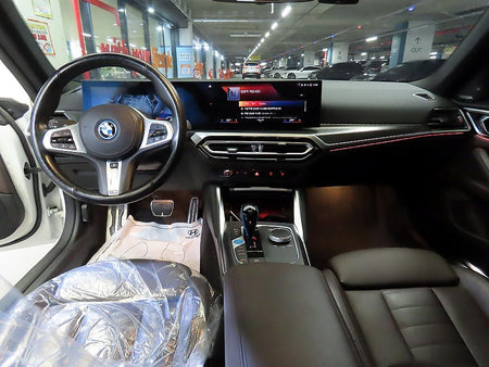 BMW i4 — photo 10
