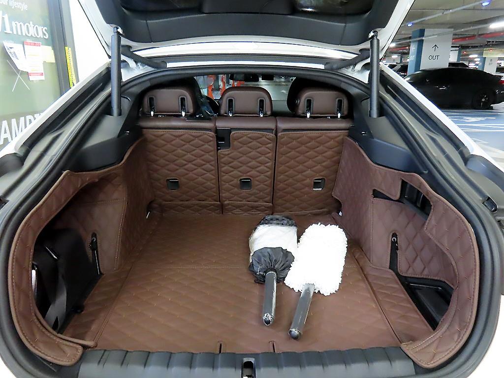 BMW i4 — photo 17