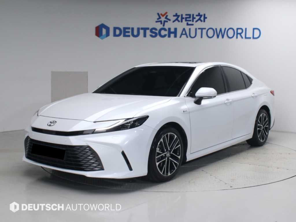 Toyota Camry — photo 01