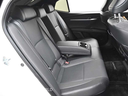Toyota Camry — photo 12