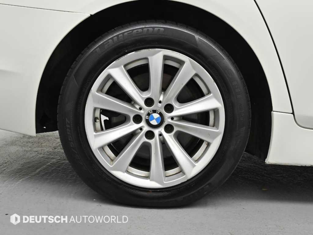 BMW 5-Series — photo 05