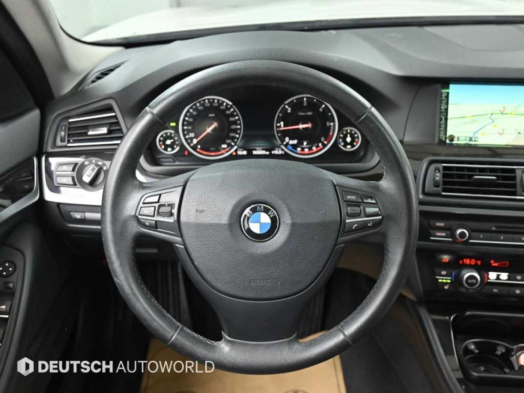 BMW 5-Series — photo 13