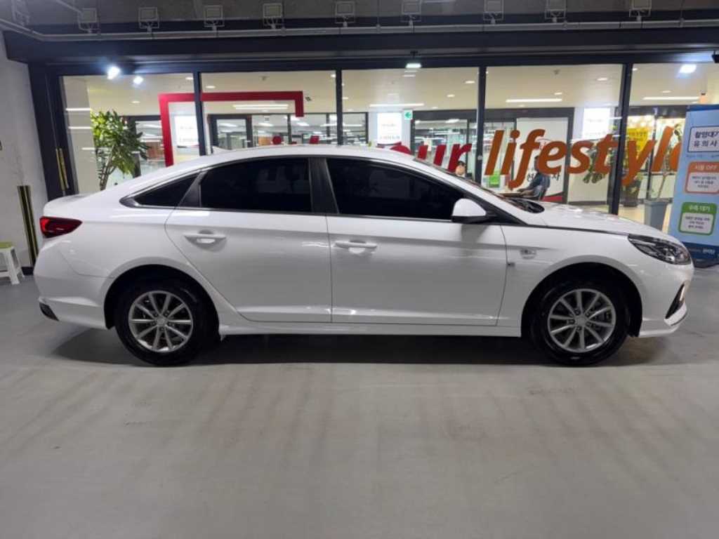 Hyundai Sonata — photo 03