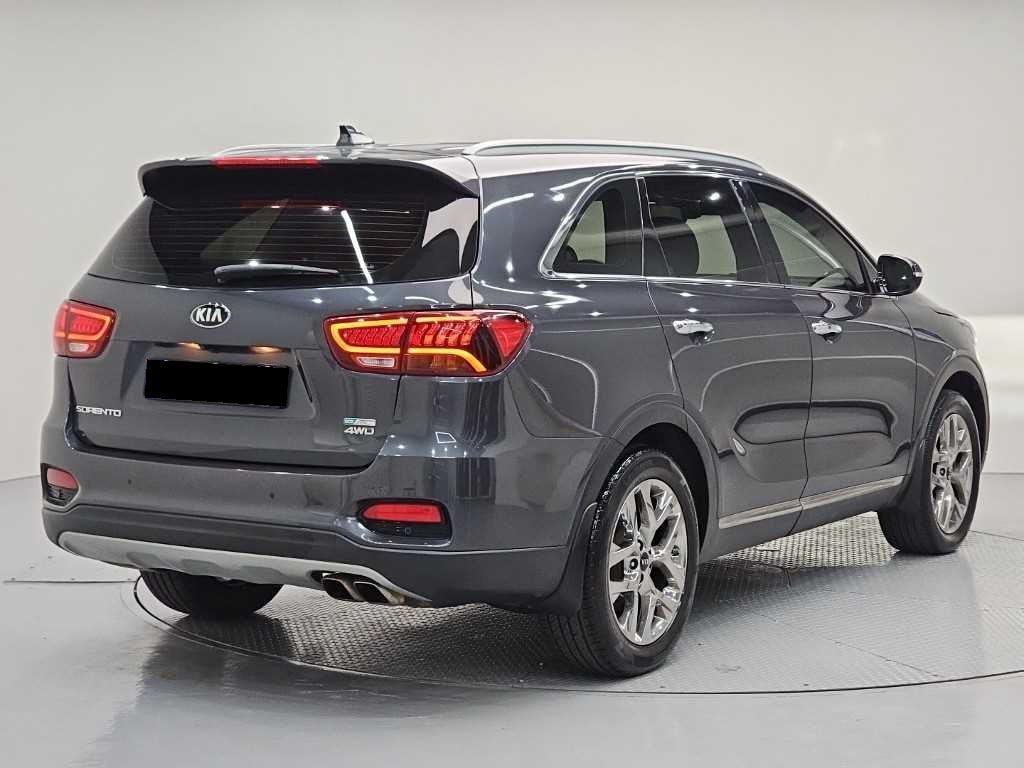 Kia Sorento — photo 04
