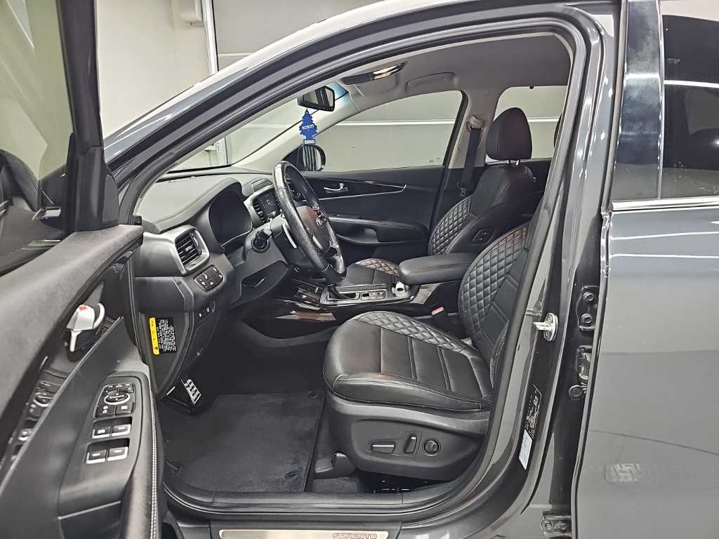 Kia Sorento — photo 11