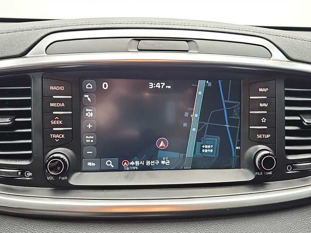 Kia Sorento — photo 16