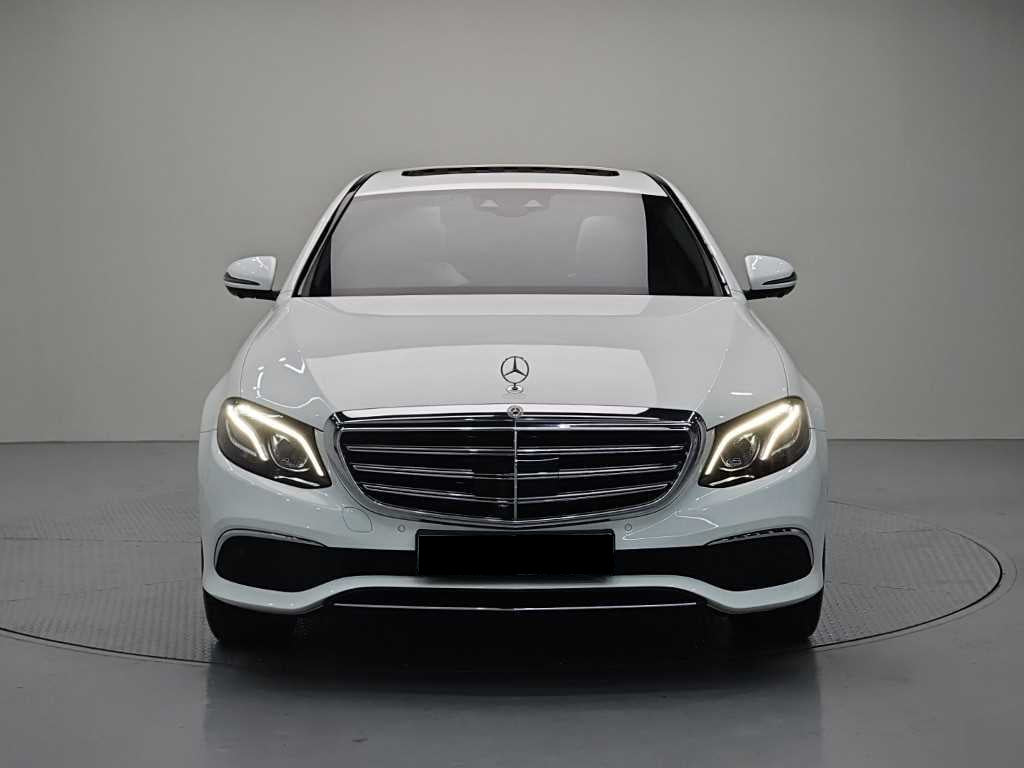 Mercedes-Benz E-Class — photo 02