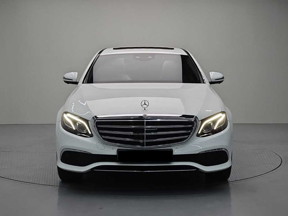 Mercedes-Benz E-Class — photo 02