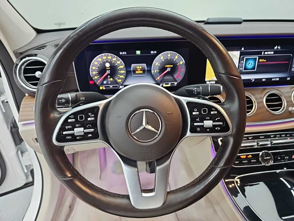 Mercedes-Benz E-Class — photo 09