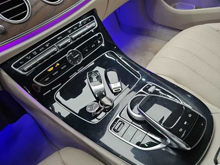 Mercedes-Benz E-Class — photo 10