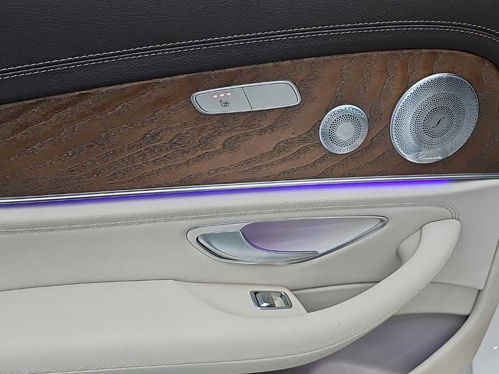 Mercedes-Benz E-Class — photo 13