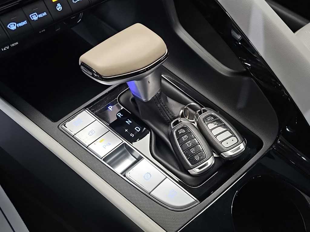 Hyundai Avante — photo 08
