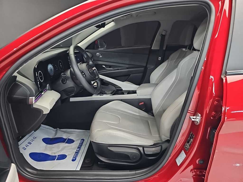 Hyundai Avante — photo 11