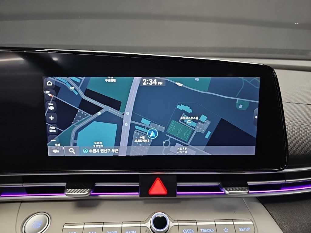 Hyundai Avante — photo 13