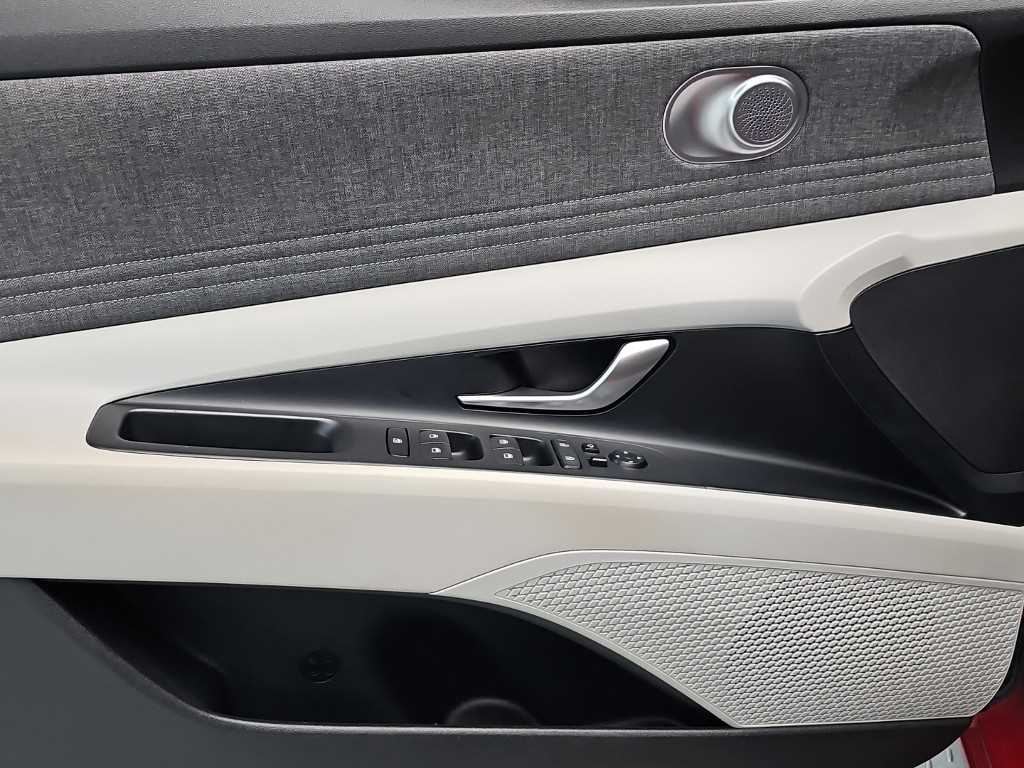 Hyundai Avante — photo 15