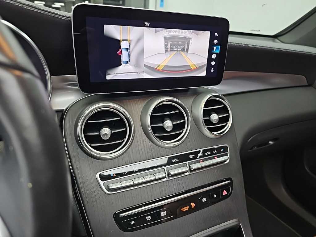 Mercedes-Benz GLC-Class — photo 10