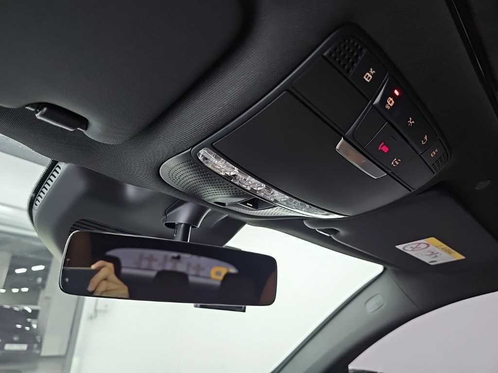 Mercedes-Benz GLC-Class — photo 18