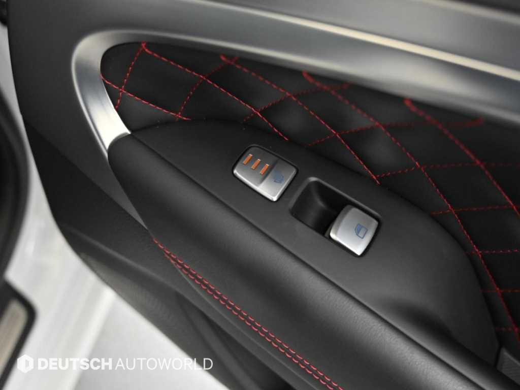 Genesis G70 — photo 16