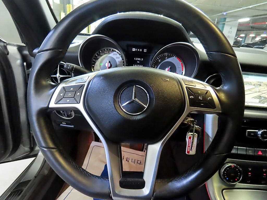Mercedes-Benz SLK-Class — photo 12
