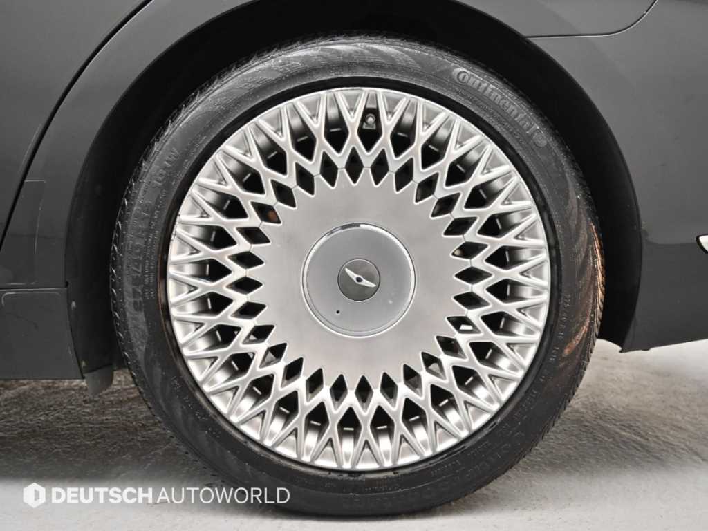 Genesis G90 — photo 05