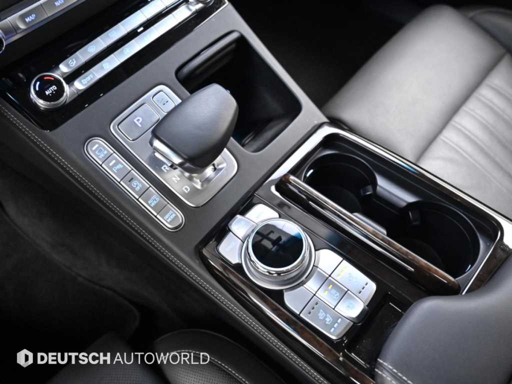 Genesis G90 — photo 09