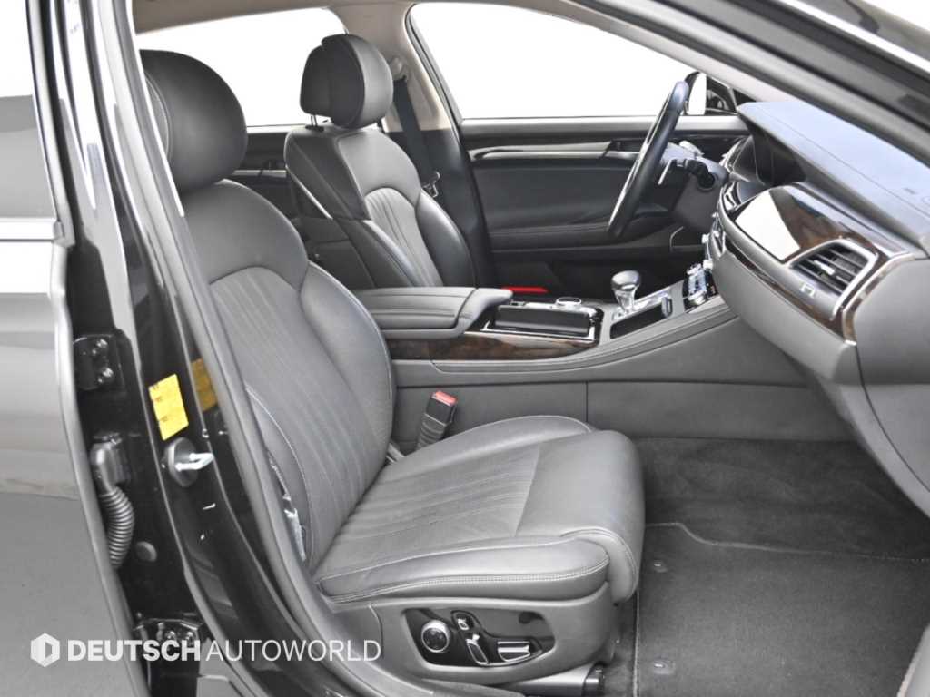 Genesis G90 — photo 10