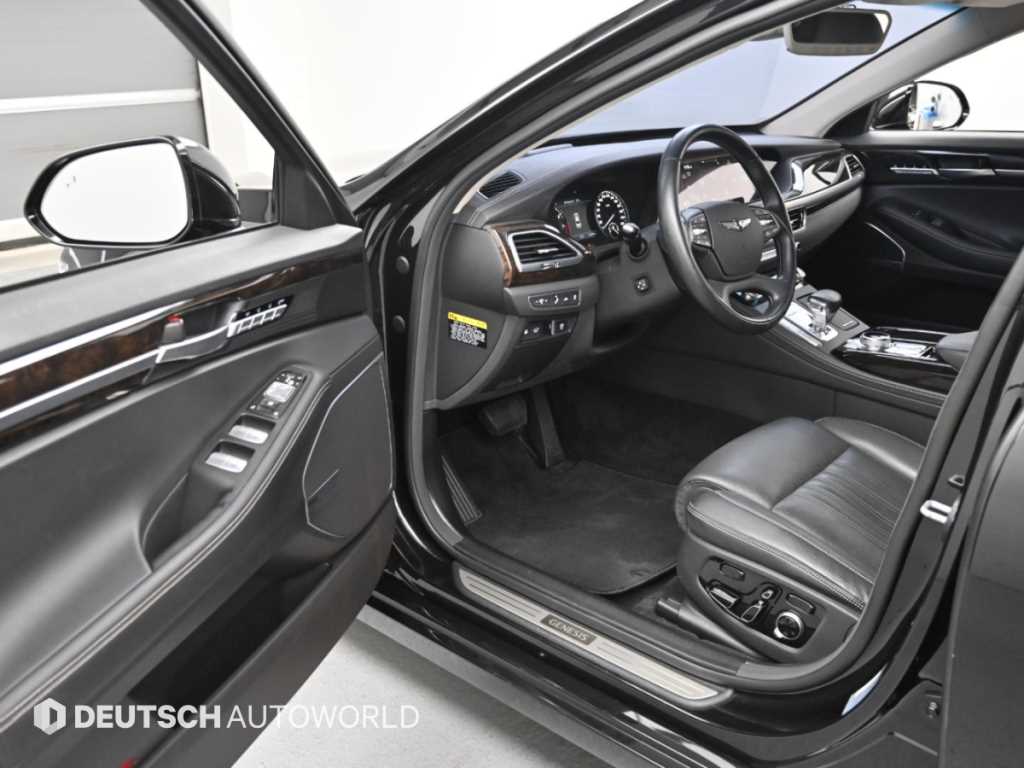 Genesis G90 — photo 11