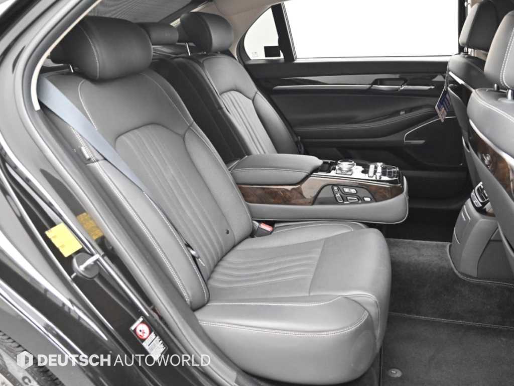 Genesis G90 — photo 12