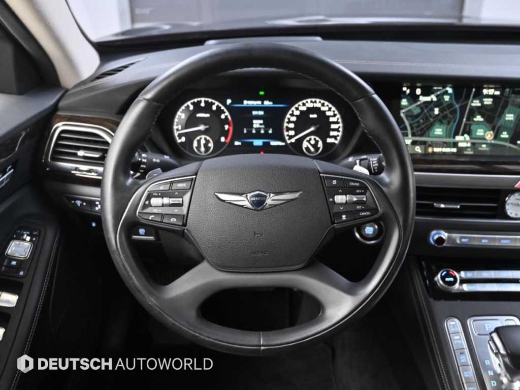 Genesis G90 — photo 13